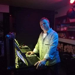 Dj Milánek