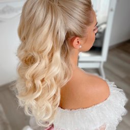 IZV Make up a hair stylist